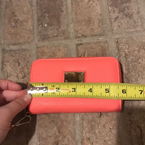 Small Peach Wristlet - Picture 6 of 7